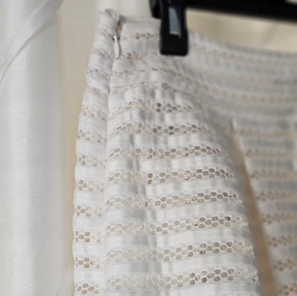 Express Off White Skirt - Picture 2 of 4